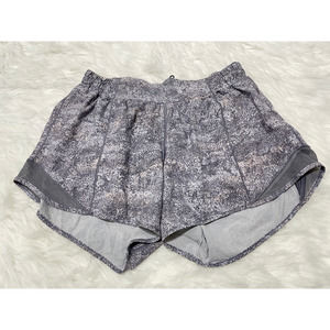 Lululemon Hotty Hot Short II Long 4" Frozen Vista Alpine White Sz 8 Tall